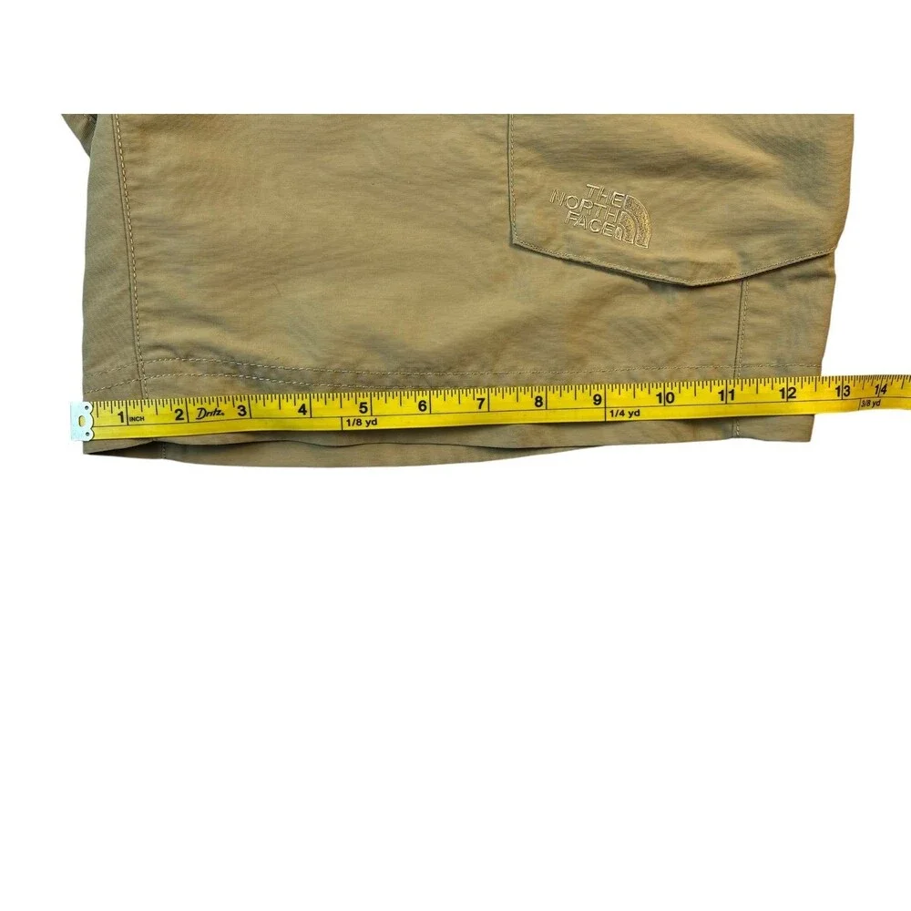 The North Face Men's Elastic Waist Khaki Nylon Outdoor Cargo Shorts  Size 40